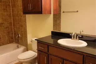 910 W 25th St, Austin, TX 78705 - Photo 8