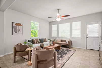 241 E Broade Street, Leander, TX 78641 - Photo 4