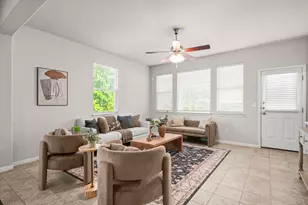 241 E Broade St, Leander, TX 78641 - Photo 4