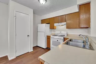 500 Algerita Dr, Georgetown, TX 78628 - Photo 2