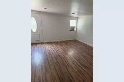 721 S Laurel Avenue, Luling, TX 78648 - Photo 6