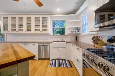 903 E 14th Street, Austin, TX 78702 - Photo 8