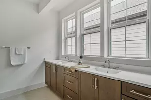 2209 Woodland Ave, Austin, TX 78741 - Photo 10