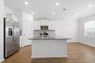 10537 Steinbeck Dr, Austin, TX 78747 - Photo 2