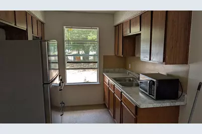 6105 Ada Court #B, Austin, TX 78744 - Photo 2