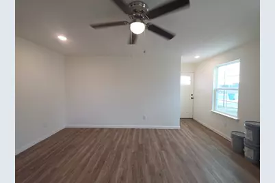 2002 W 2nd Street #100, Taylor, TX 76574 - Photo 4