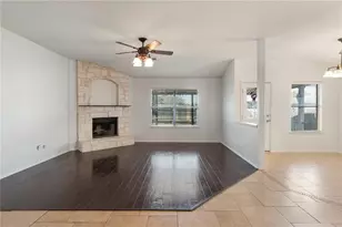 913 Cindy, Leander, TX 78641 - Photo 4