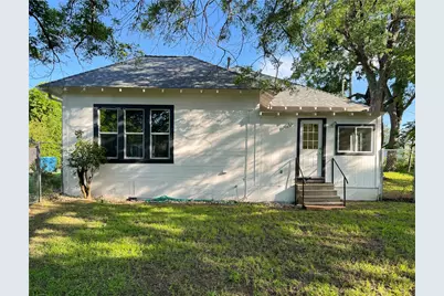 302 E Brenham Street, Elgin, TX 78621 - Photo 26