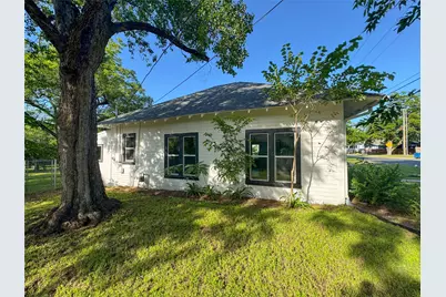 302 E Brenham Street, Elgin, TX 78621 - Photo 30