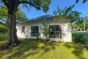 302 E Brenham St, Elgin, TX 78621 - Photo 30
