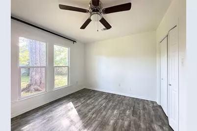 302 E Brenham Street, Elgin, TX 78621 - Photo 22
