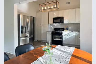 302 E Brenham Street, Elgin, TX 78621 - Photo 12