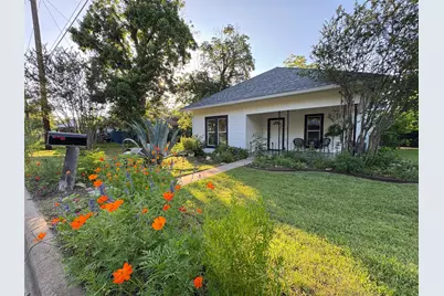 302 E Brenham Street, Elgin, TX 78621 - Photo 36