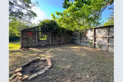 302 E Brenham Street, Elgin, TX 78621 - Photo 34
