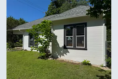 302 E Brenham Street, Elgin, TX 78621 - Photo 24