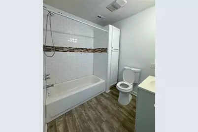 302 E Brenham Street, Elgin, TX 78621 - Photo 20