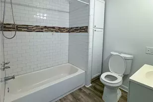 302 E Brenham St, Elgin, TX 78621 - Photo 20