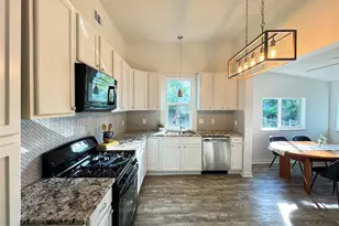302 E Brenham St, Elgin, TX 78621 - Photo 8