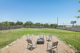 106 Co Rd 425, Spicewood, TX 78669 - Photo 36