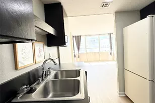 1800 Lavaca St, Austin, TX 78701 - Photo 6