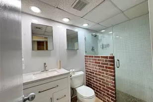 1800 Lavaca St, Austin, TX 78701 - Photo 12