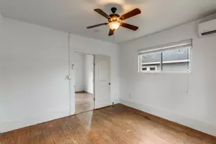 1903 E 10th St, Austin, TX 78702 - Photo 8