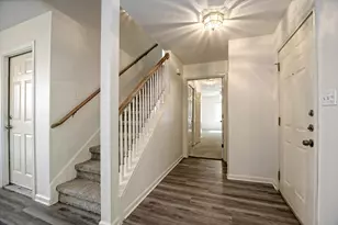 101 S Mockingbird Cir, Cedar Creek, TX 78612 - Photo 2