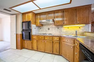 3005 Davis St, Taylor, TX 76574 - Photo 8