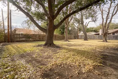 3005 Davis Street, Taylor, TX 76574 - Photo 32