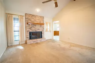 3005 Davis St, Taylor, TX 76574 - Photo 4