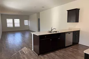 105 Crier Cv, Georgetown, TX 78626 - Photo 8