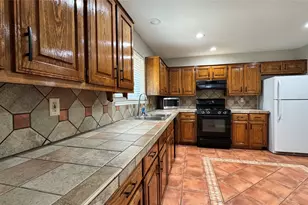 5837 Secrest Dr, Austin, TX 78759 - Photo 8