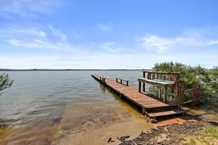 734 Island Dr, Bluffton, TX 78607 - Photo 6