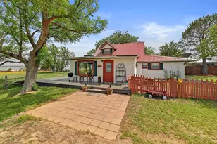 734 Island Dr, Bluffton, TX 78607 - Photo 4