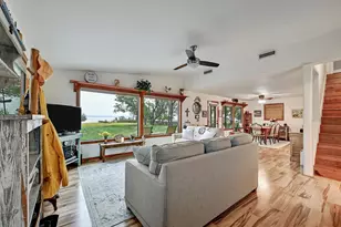 734 Island Dr, Bluffton, TX 78607 - Photo 8