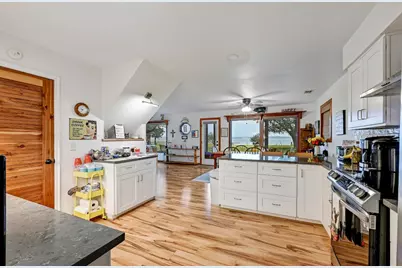 734 Island Drive, Bluffton, TX 78607 - Photo 14