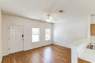 1107 E 3rd St, Georgetown, TX 78626 - Photo 6