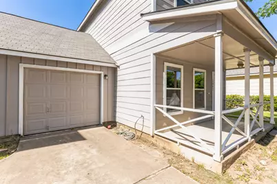 1107 E 3rd Street, Georgetown, TX 78626 - Photo 2