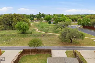 339 Sycamore St, Georgetown, TX 78633 - Photo 4