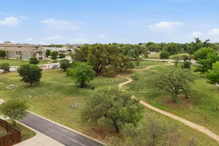 339 Sycamore St, Georgetown, TX 78633 - Photo 2