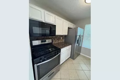 215 Greenlawn Boulevard, Round Rock, TX 78664 - Photo 6