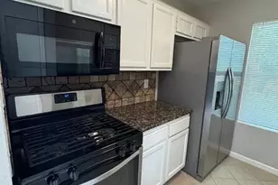 215 Greenlawn Blvd, Round Rock, TX 78664 - Photo 6