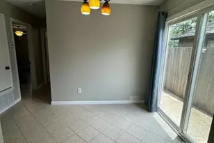 215 Greenlawn Blvd, Round Rock, TX 78664 - Photo 8