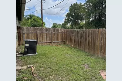 215 Greenlawn Boulevard, Round Rock, TX 78664 - Photo 14