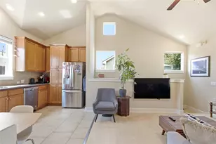 1601 Miriam Ave, Austin, TX 78702 - Photo 8