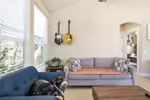 1601 Miriam Ave, Austin, TX 78702 - Photo 2