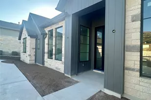 402 Sweet Grass Ln, Austin, TX 78738 - Photo 2