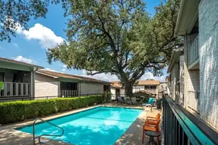 1304 Summit St, Austin, TX 78741 - Photo 12