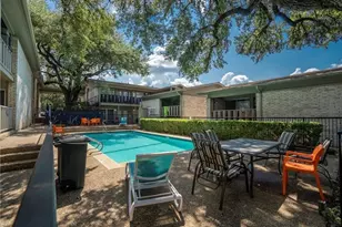 1304 Summit St, Austin, TX 78741 - Photo 10