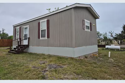 222 Shadow Oaks Drive #B, Elgin, TX 78621 - Photo 2